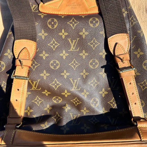 Louis Vuitton Montsouris GM Backpack - Picture 9 of 13